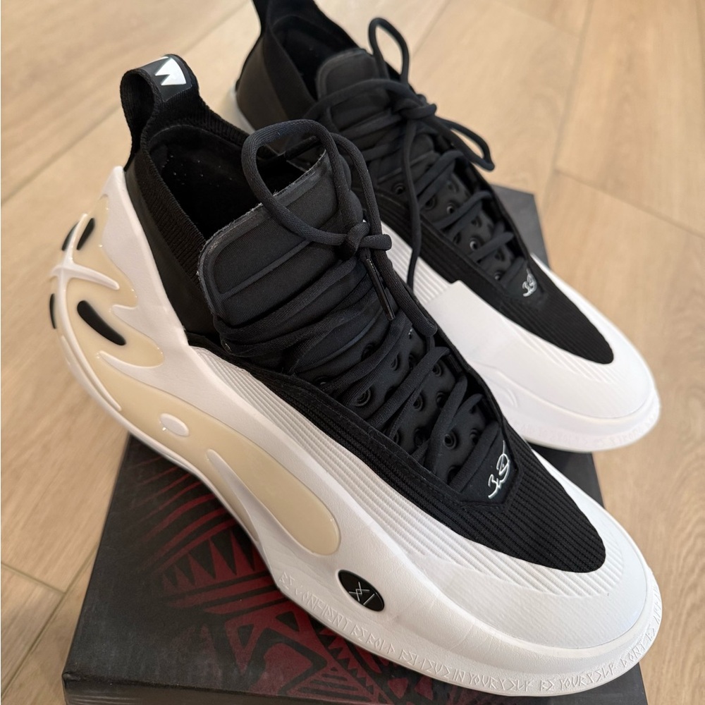 Men's Black and White Athletic Shoes